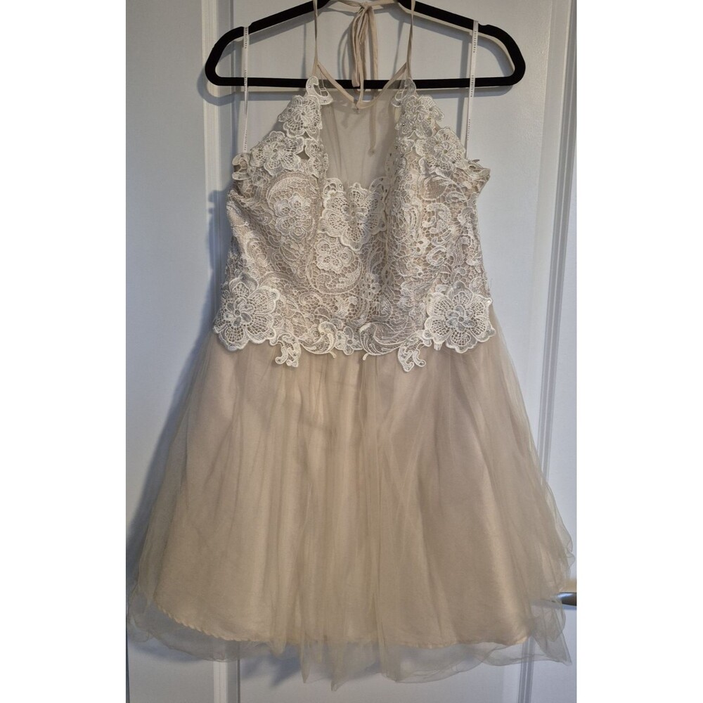 EUC Champagne Lace Tulle Halter Masquerade Dress Prom Homecoming Plus Sz 19